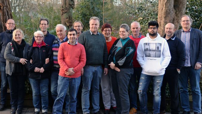 priv./Die Linke -Die Kandidaten für die Bezirksliste mit ihrem Spitzenkandidaten Jörn Lohmann (mi.)