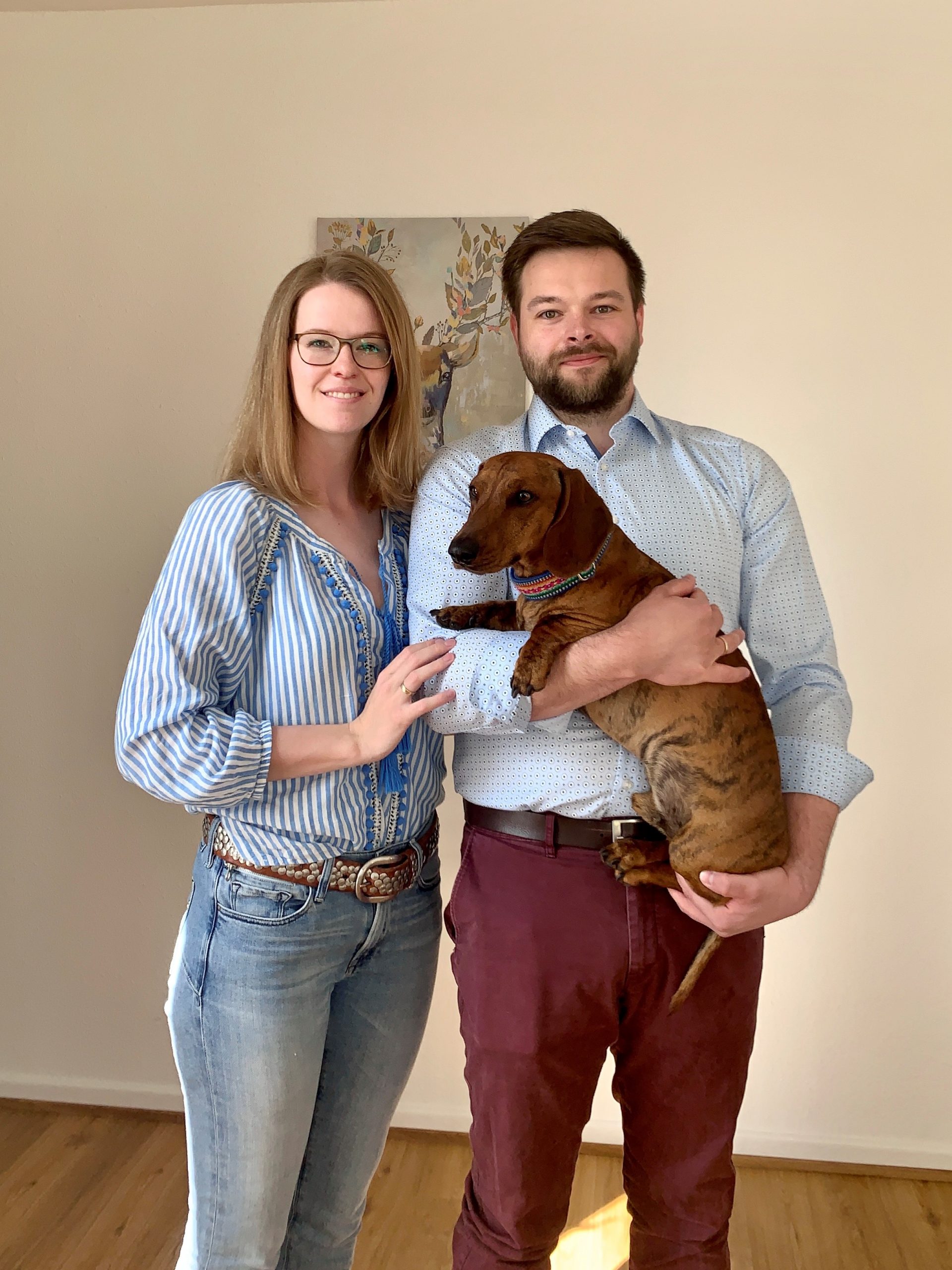 Ehlers -Viktoria Isabell und Nico Ehlers ± hier mit Dackel Josef ± stayathome und unterstützen das Freilichtmuseum