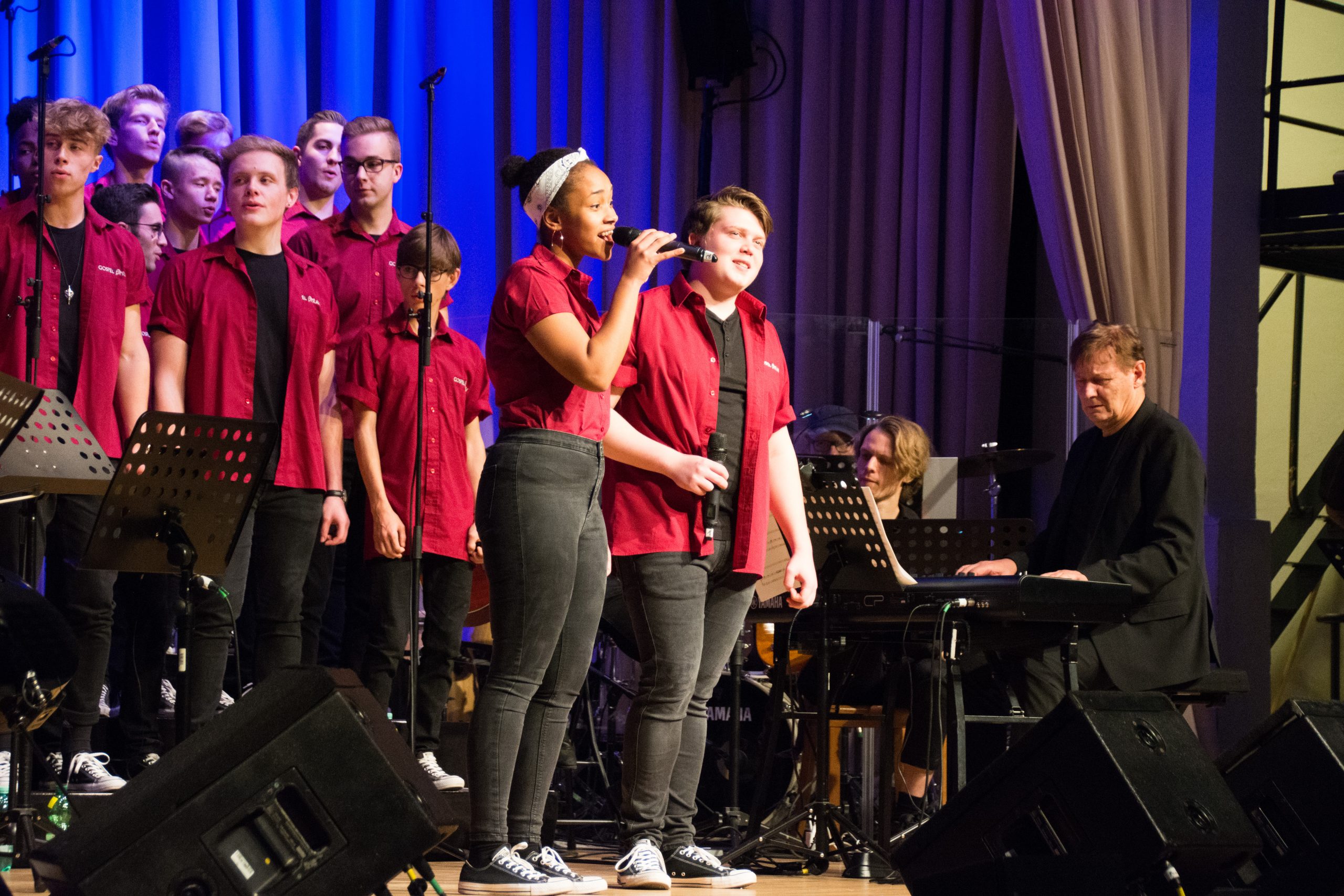 Der weit über die Grenzen Hamburgs hinaus bekannten und vielfach preisgekrönten Jugendchor Gospel Train singt auf vielen großen Bühnen für gute Zwecke Foto: ein