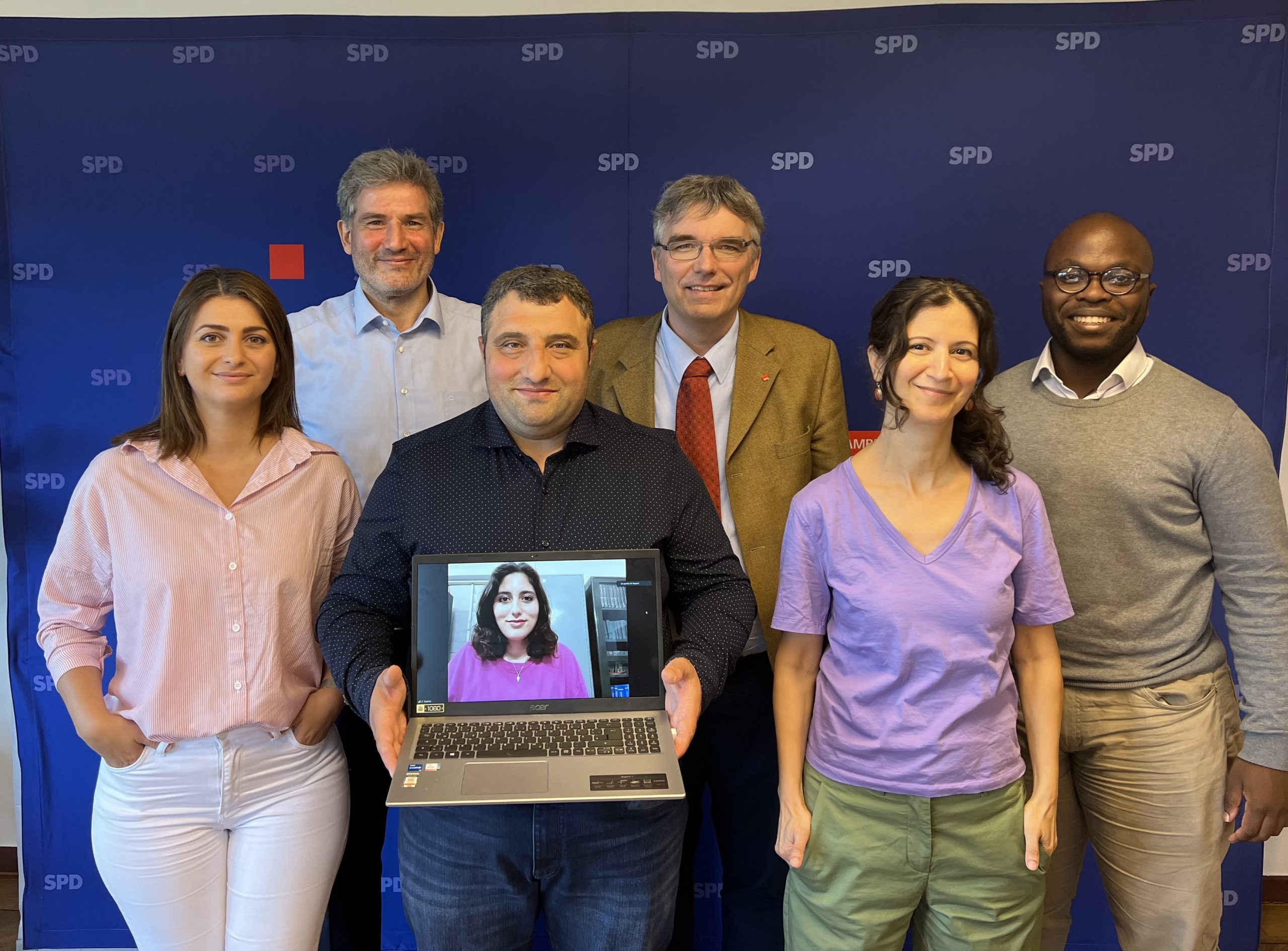 Ein Teil des neuen Vorstands der SPD Wilhelmsburg-West (v.l.n.r): Duygu Yildirim-Kazanci Metin Hakverdi Ali Kazanci Fred Rebensdorf Derya Özkan Christian Pereira Fotos: SPD