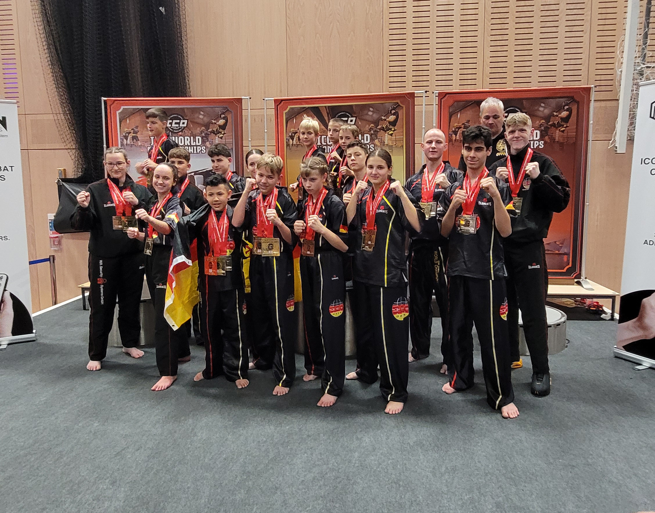 HNT -Das erfolgreiche Team Deutschland mit seinen Medaillen bei der ICO-Weltmeisterschaft