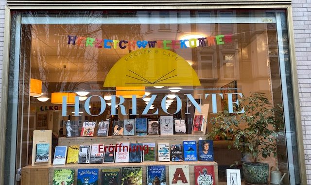 Osterwald/Osterwald GbR -Seit Kurzem lädt die internationale Buchhandlung Horizonte zum Verweilen ein