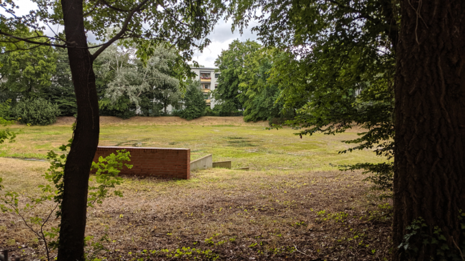 Bezirksamt Harburg -Die Grünen bitten unter anderem um die Vorstellung des Vorentwurfs für das Regenrückhaltebecken An de Geest