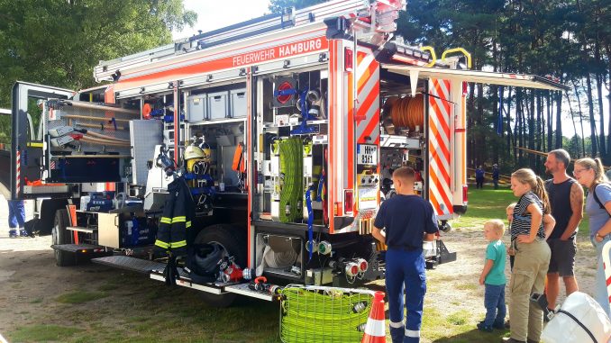 W. Marsand -Auch die Feuerwehr war mit einem Fahrzeug vor Ort
