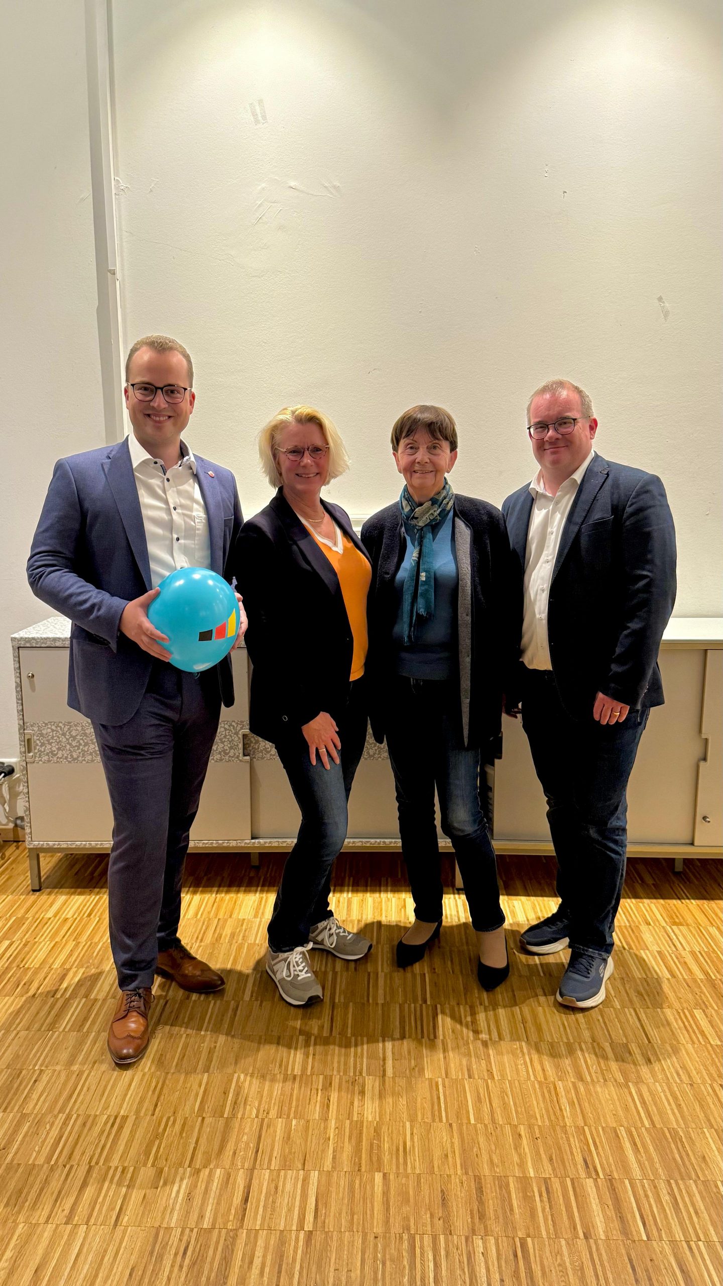 CDU -Thore Bliefernicht Birgit Stöver Dr. Herlind Gundelach und Prof Dr. Enno Stöver (v.l.n.r.) präsentierten ihre Sicht der Dinge